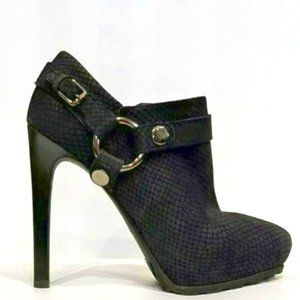 💥SHOWSTOPPER💥 Guess Vintage "Python" Genuine Leather Stiletto Booties